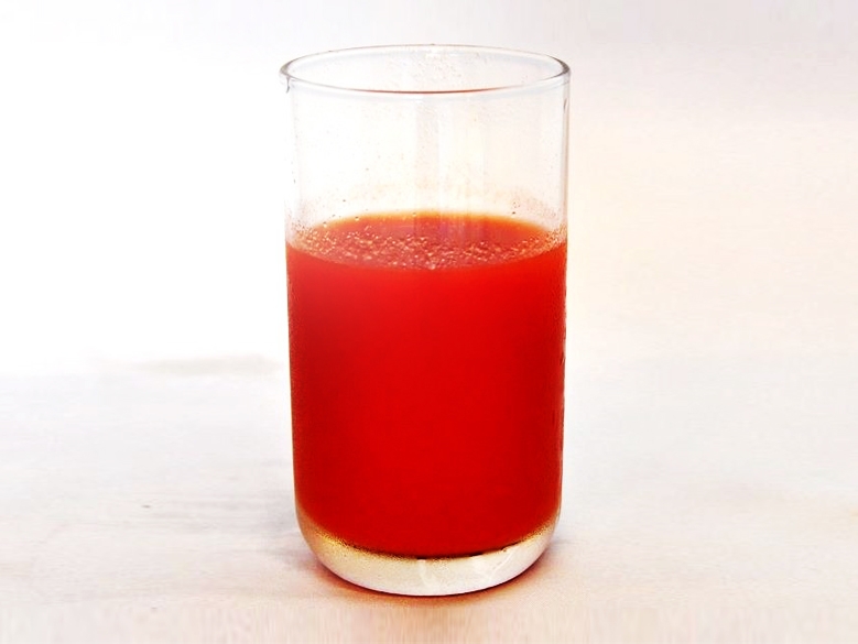 国産有機栽培のトマトジュース720ml